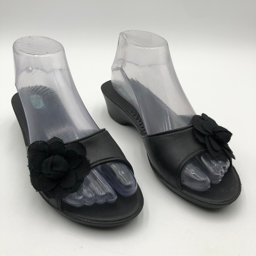 OKAbee Sandals Women's Size Medium 7-8 Black Slip on with flower